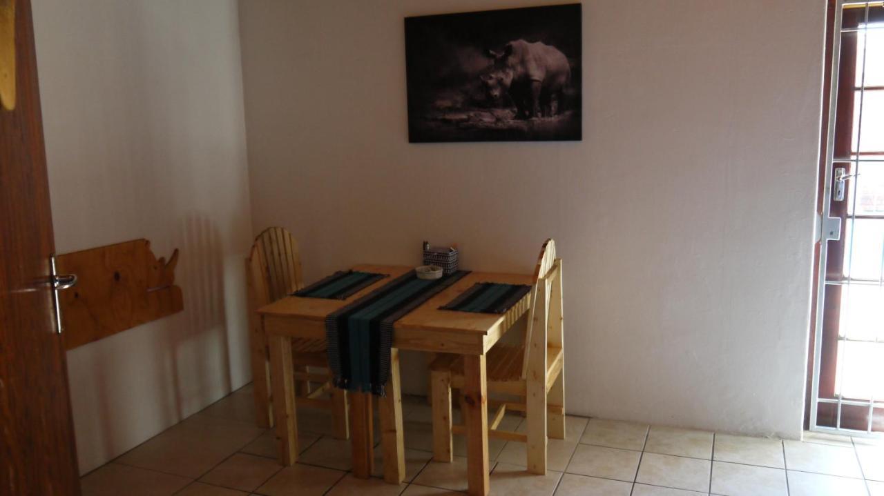 Apartemen 30 m² dengan 1 kamar tidur dan 1 kamar mandi pribadi di Teluk air biru Port Elizabeth Bagian luar foto